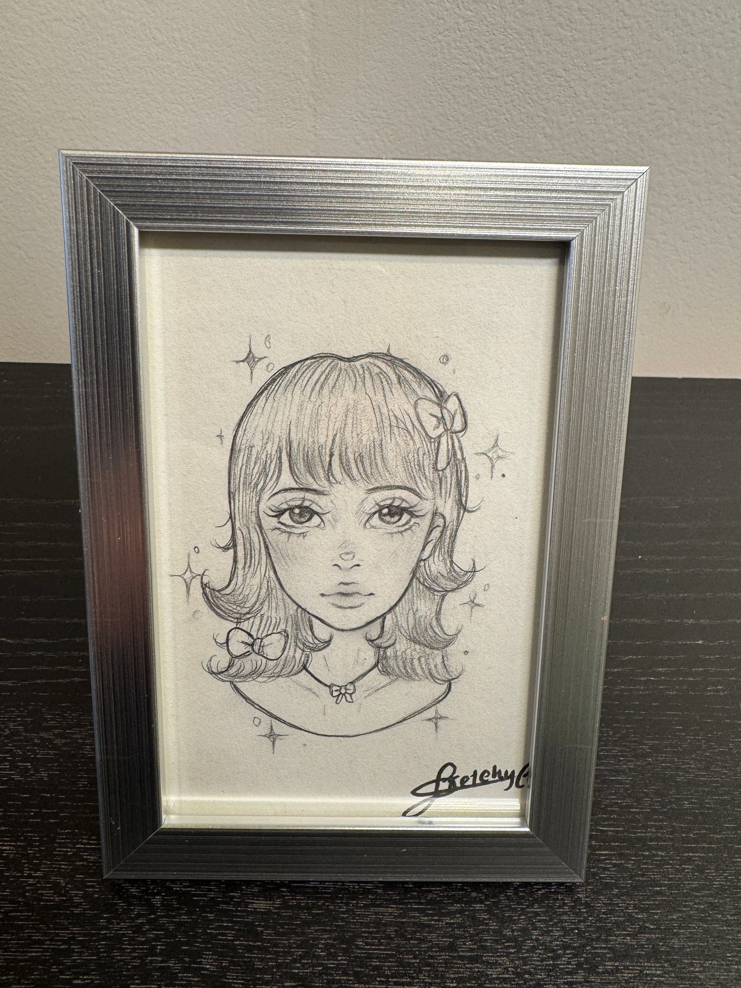 Dessin original et exemplaire unique crée par Sketchycore, format 110mm x 165mm avec son